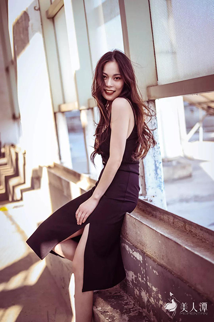 街拍丨御姐范十足的美少女，高挑身材讓人大呼